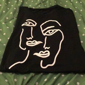 4xl shein T-shirt never worn